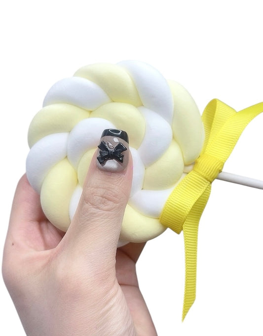 French Tip Short Square Press-On Nails with 3D Bowknot & Flower Design | Tipora 060