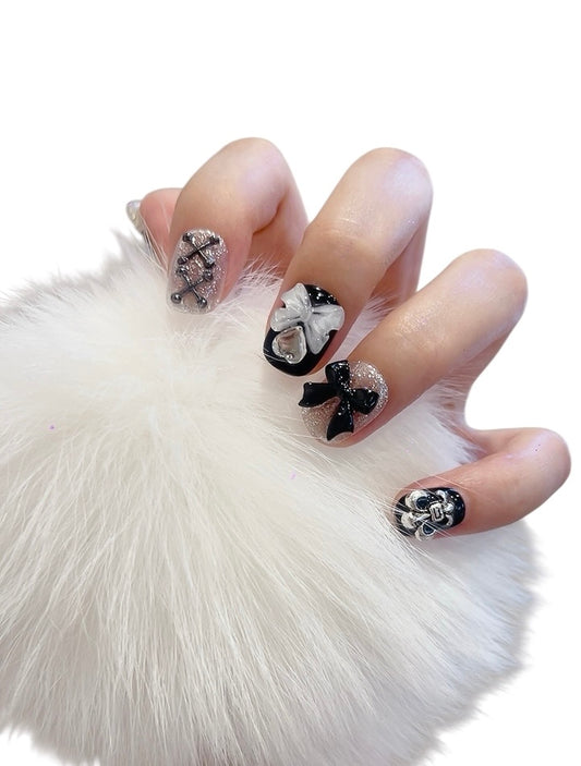 Short Round Press-On Nails with Bear & Bowknot Design | Tipora 005