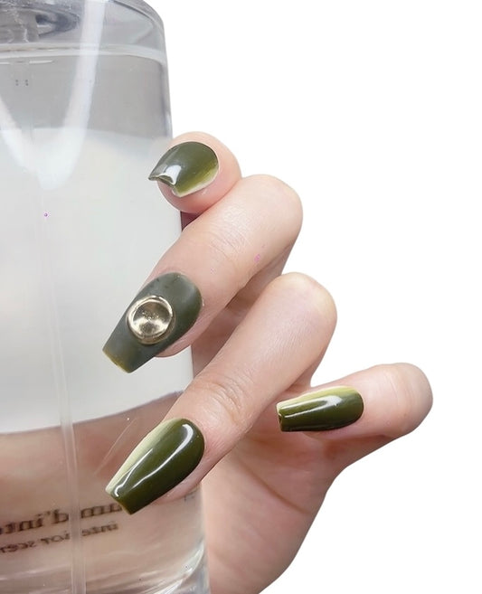Green Ombre Medium Coffin Press-On Nails | Tipora 069