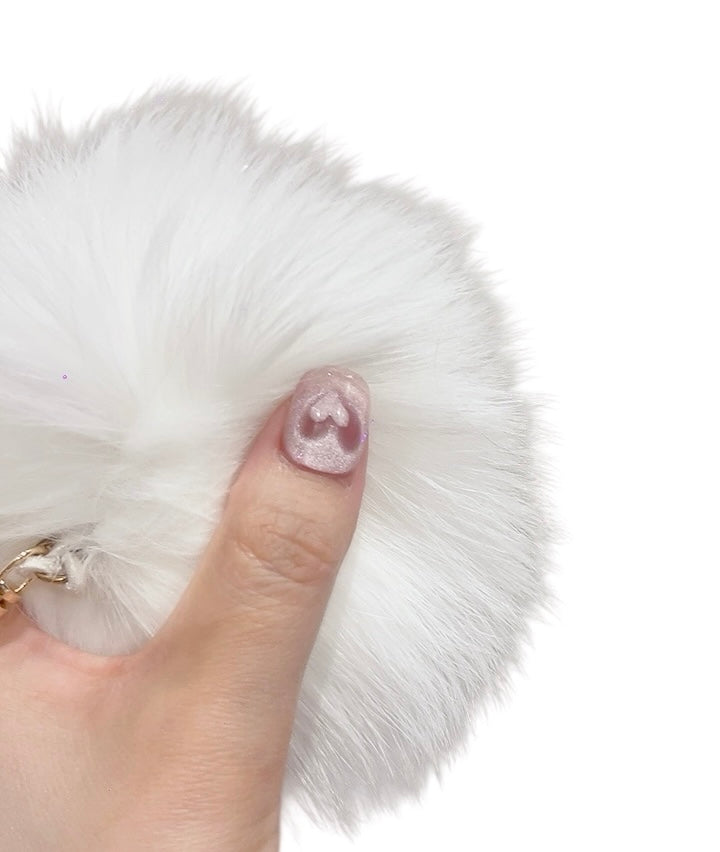 Pink Short Round Press-On Nails with Cat Eye Heart Design | Tipora 101