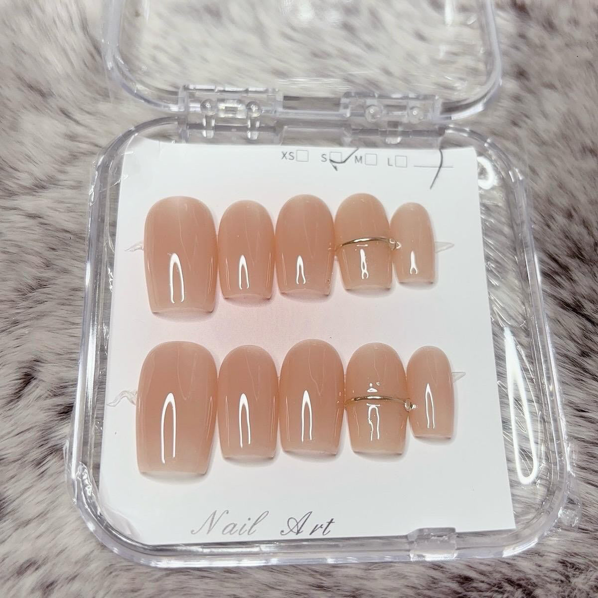 Pink Medium Square Press-On Nails with Gold Line Design | Tipora 023