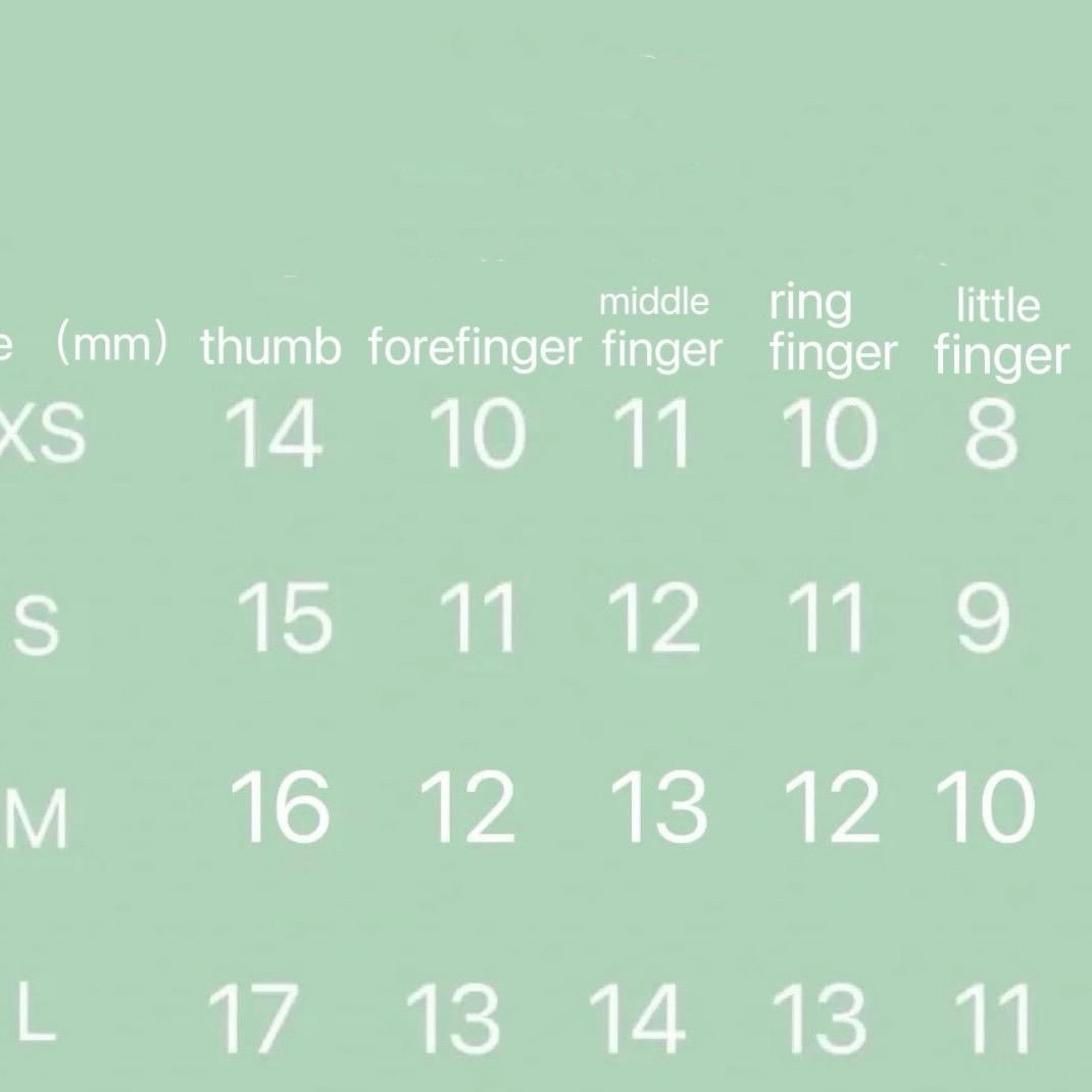 Short Round Press-On Nails with Bear & Bowknot Design | Tipora 005