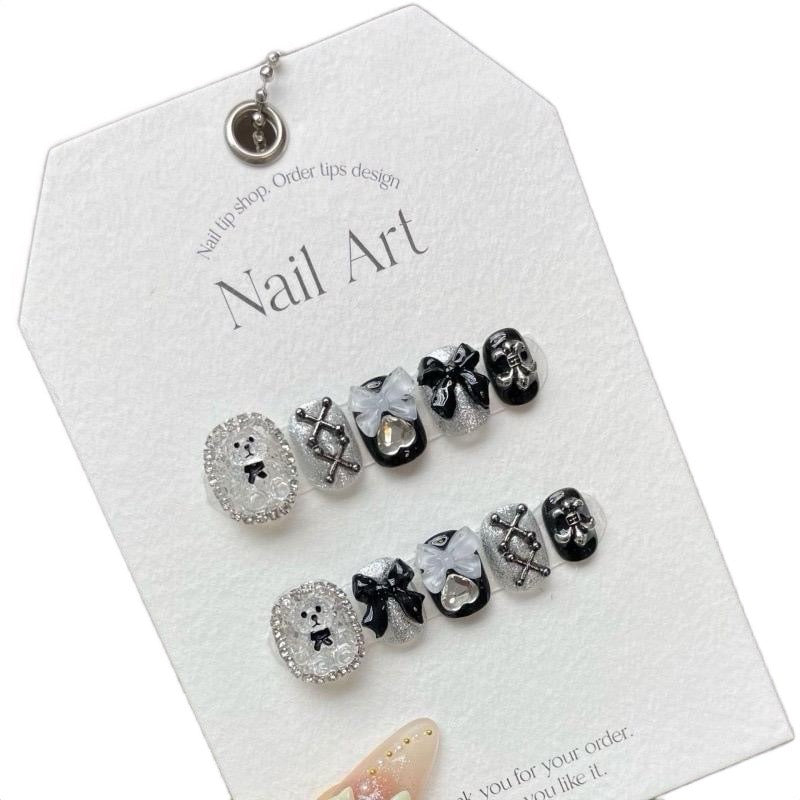 Short Round Press-On Nails with Bear & Bowknot Design | Tipora 005
