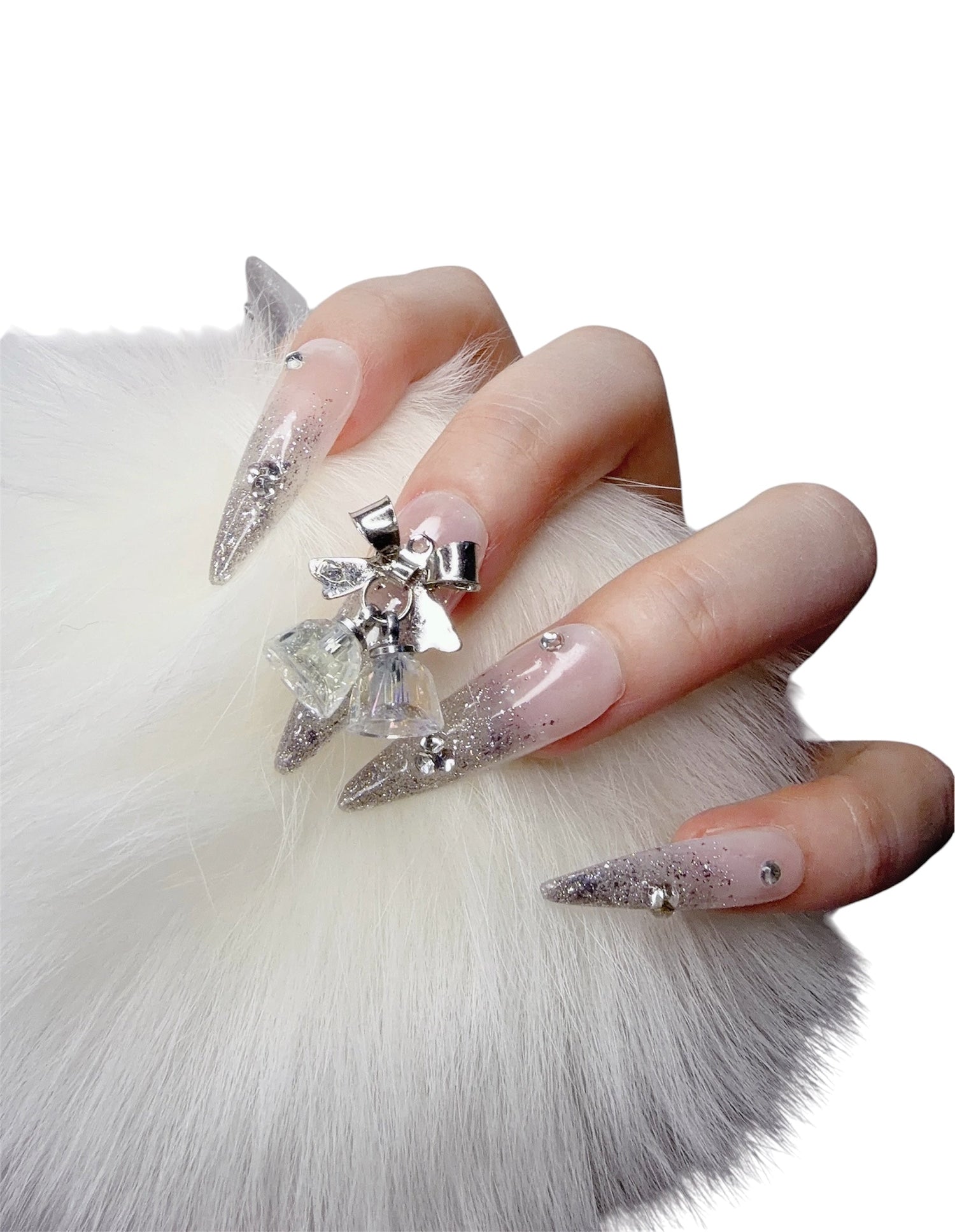Handmade stiletto press-on nails with luxury reusable salon-quality design by Tipora