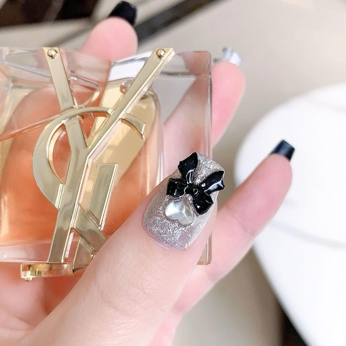 Black & Silver Medium Coffin Press-On Nails with Cat & Bowknot Design | Tipora 039