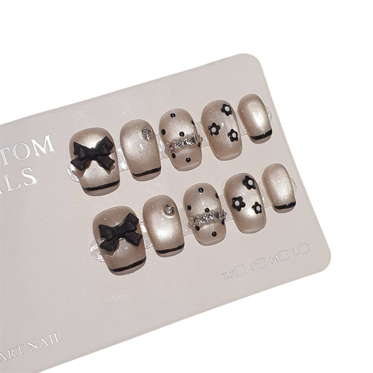 French Tip Short Square Press-On Nails with 3D Bowknot & Flower Design | Tipora 060