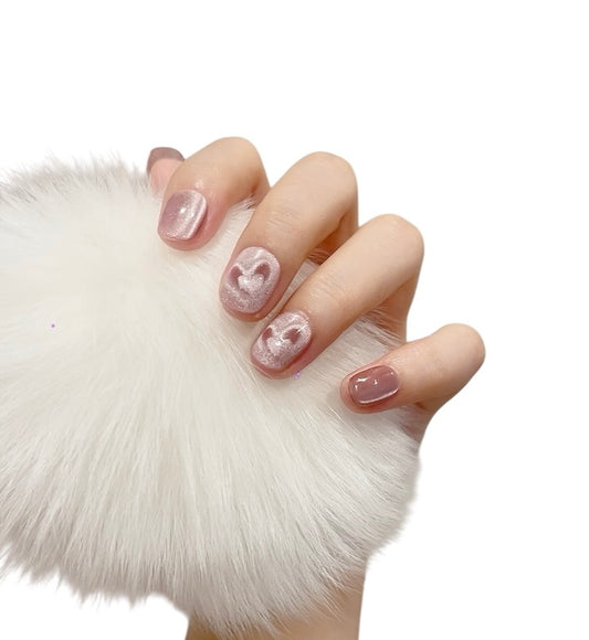 Pink Short Round Press-On Nails with Cat Eye Heart Design | Tipora 101