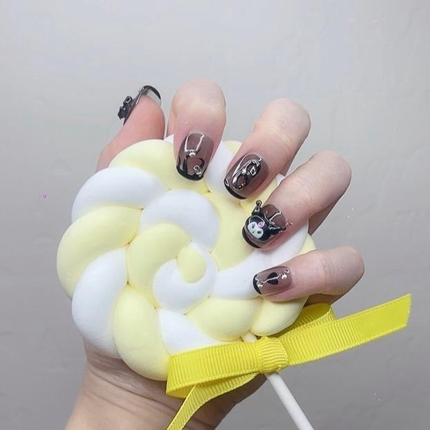 Press on Nails Short Round Black Color with 3D Design 008