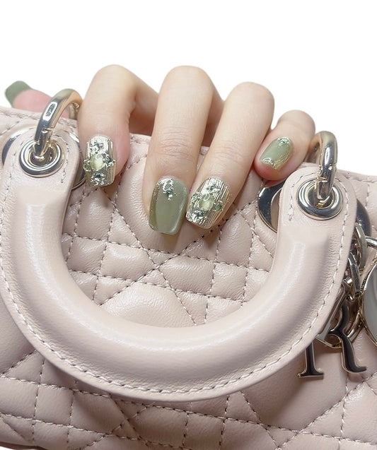 Green Short Square Press-On Nails with Sparkle Design | Tipora 011