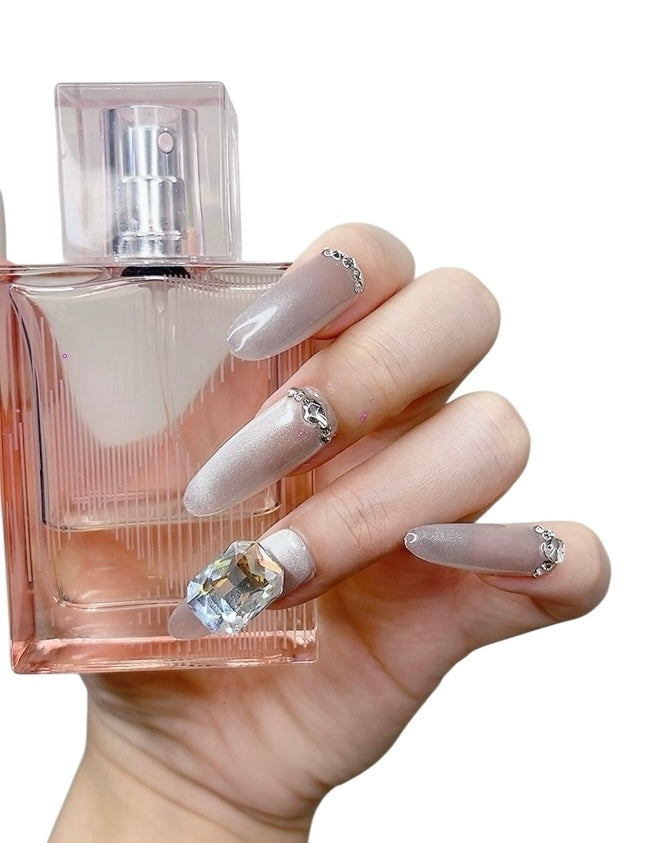 Gray Long Oval Press-On Nails with Rhinestone Design | Tipora 003