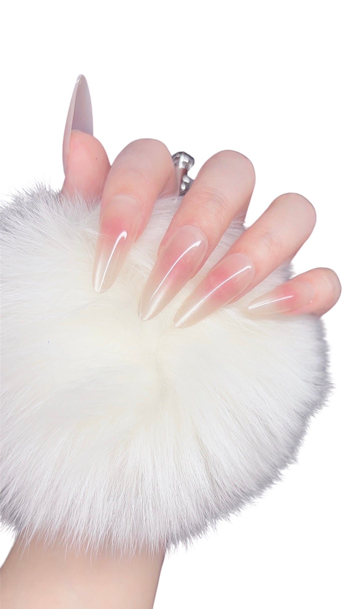 Soft Blush Ombre Press-On Nails – Glossy Nude Pink Oval Shape, Reusable Handmade Nails Tipora 133