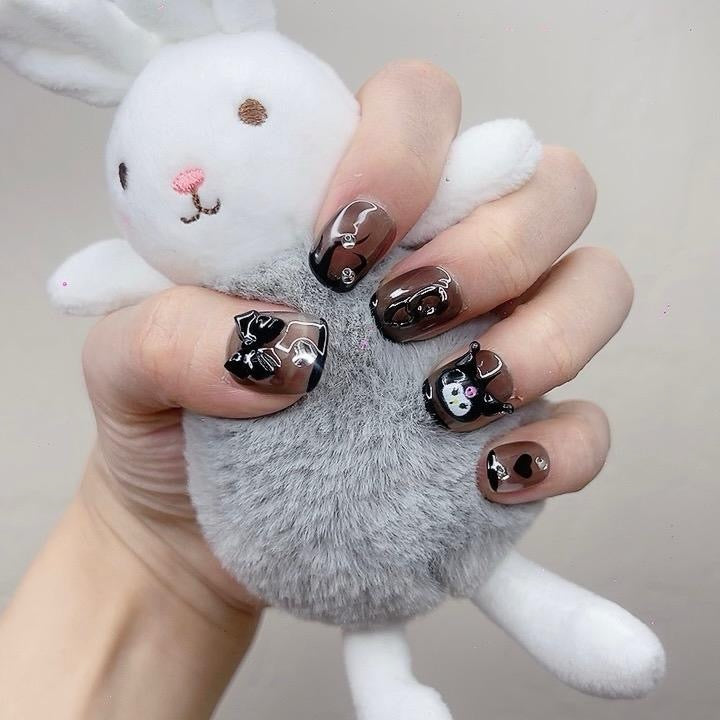 Press on Nails Short Round Black Color with 3D Design 008