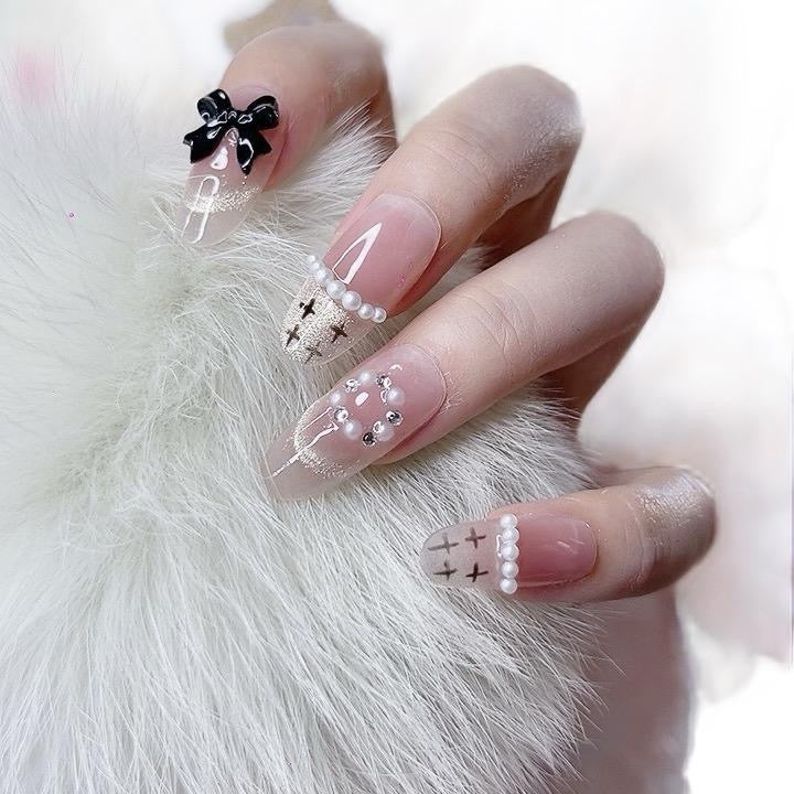 Artificial Acrylic Nails Long Oval with Mini Peal and Black Bowknot Design Tipora 113