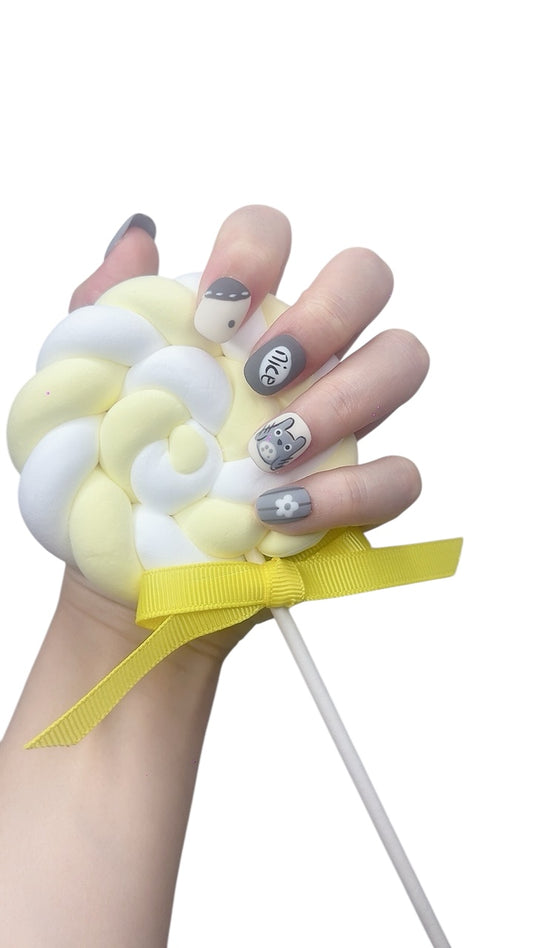 Gray & White Short Round Press-On Nails with Totoro Design | Tipora 030