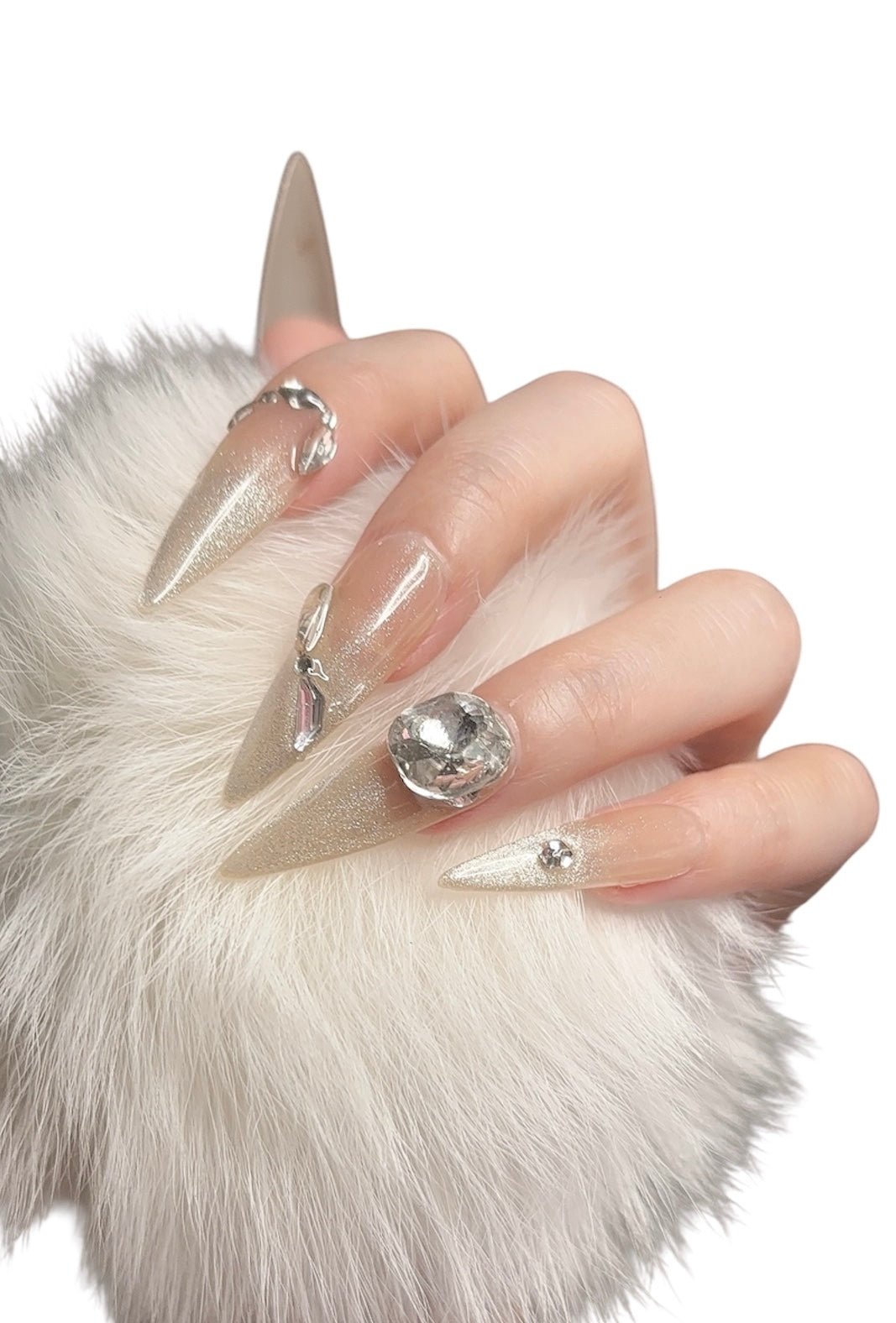 Beige Long Stiletto Press-On Nails with Rhinestones | Tipora 090