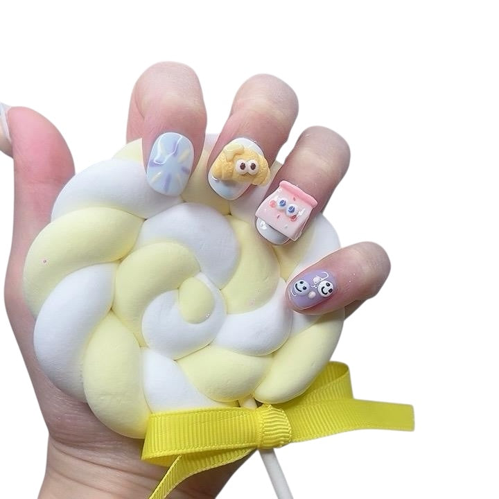 Yellow Short Round Press-On Nails with 3D Bread Design | Tipora 012