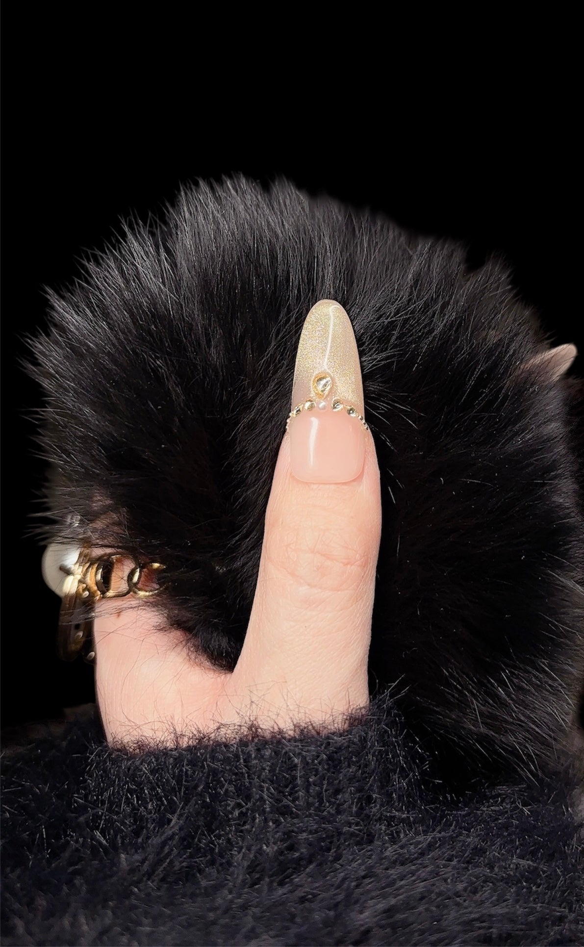 Luxury Champagne Gold Rhinestone Press-On Nails | Nude Glitter Long Oval Nails Tipora 132