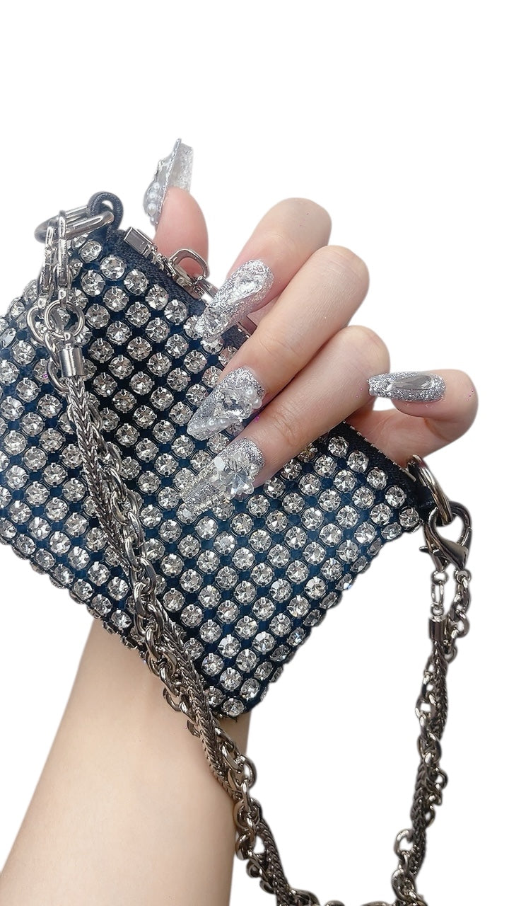 Silver Long Coffin Press-On Nails with Heart Rhinestone & Pearl Design | Tipora 014