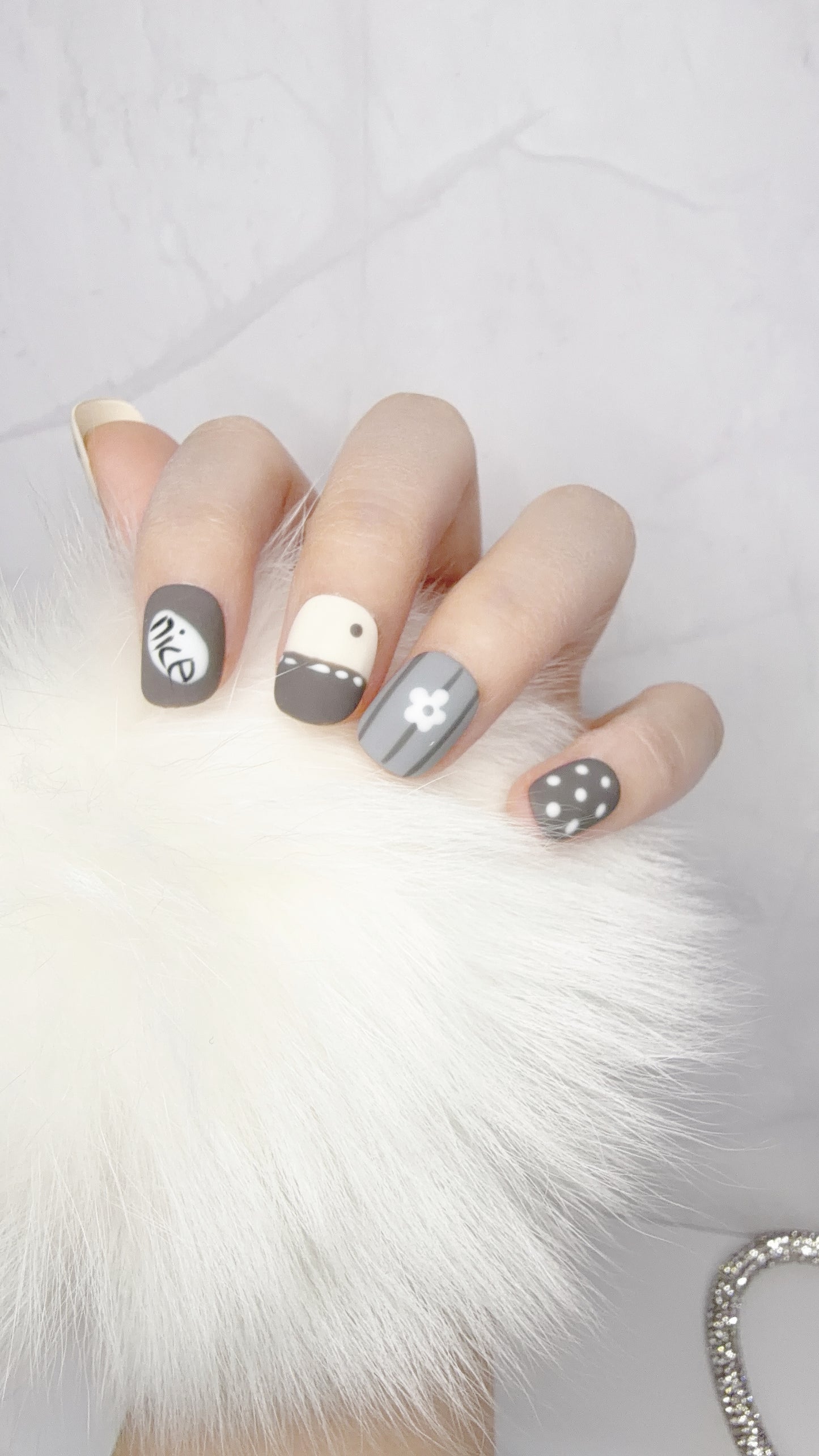 Gray & White Short Round Press-On Nails with Totoro Design | Tipora 030