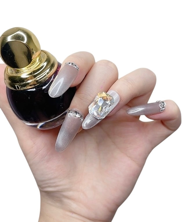 Gray Long Oval Press-On Nails with Rhinestone Design | Tipora 003