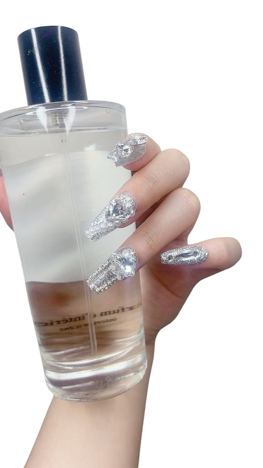 Silver Long Coffin Press-On Nails with Heart Rhinestone & Pearl Design | Tipora 014