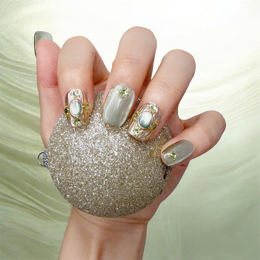 Green Short Square Press-On Nails with Sparkle Design | Tipora 011