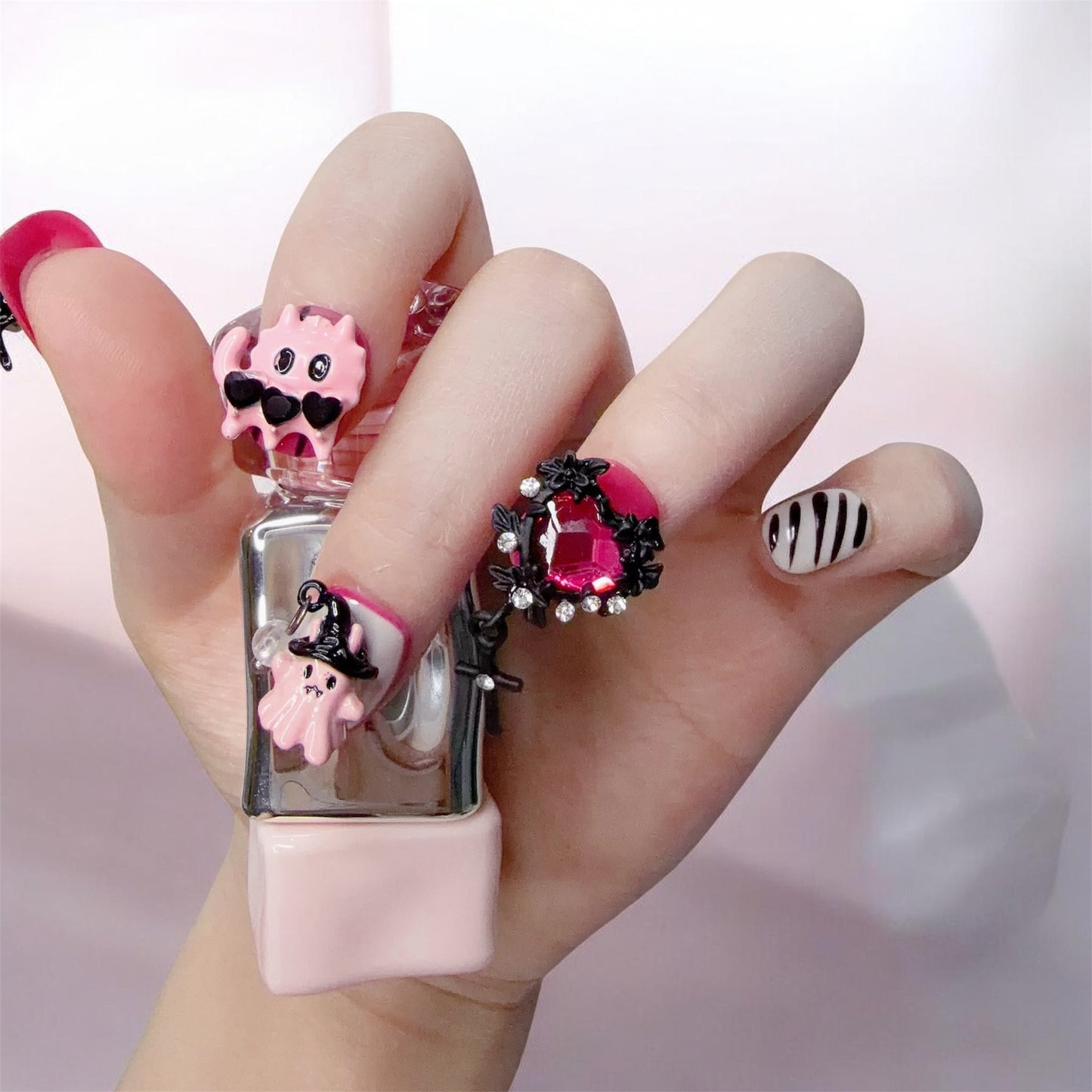 Purple Short Round Press-On Nails with 3D Halloween Design | Tipora 009