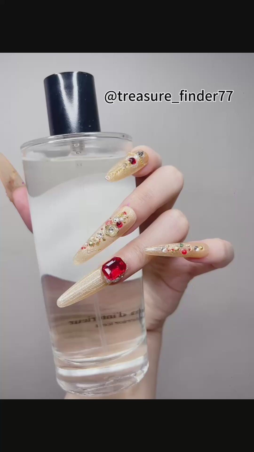 Yellow and Red Long Oval Press-On Nails with Gold Palace Design – Tipora 084 