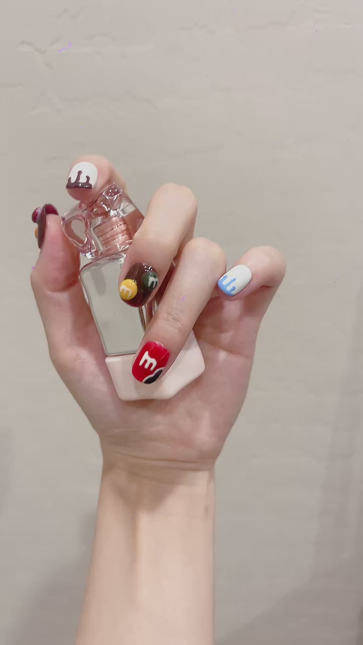 Colorful Short Round Press-On Nails with M&M Candy Design | Tipora 102