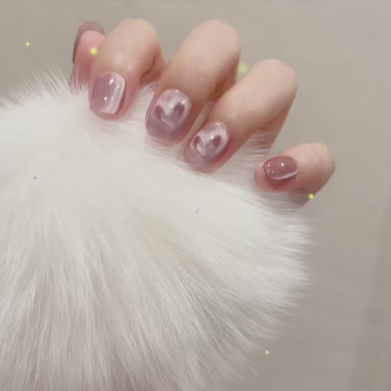 Pink Short Round Press-On Nails with Cat Eye Heart Design | Tipora 101