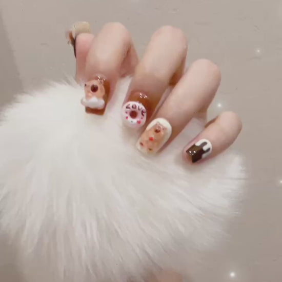 Short Square Brown Press-On Nails with 3D Capybara Design | Tipora 105