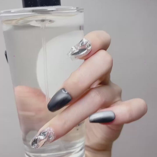 Black & Silver Medium Coffin Press-On Nails with Sparkle Design | Tipora 080