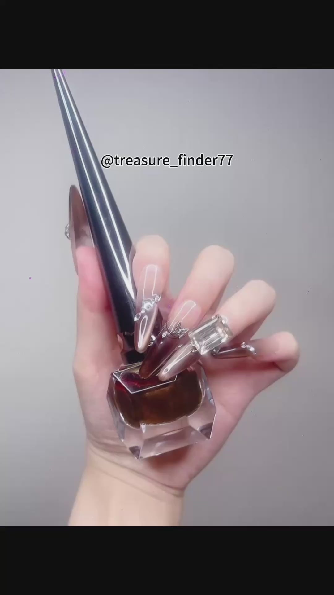 Brown Long Oval Press-On Nails with Square Rhinestone Design – Tipora 085