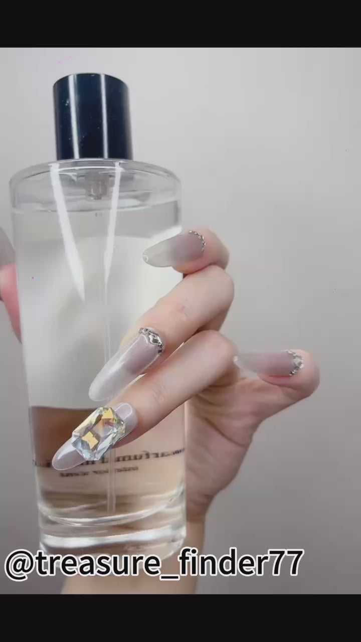 Gray Long Oval Press-On Nails with Rhinestone Design | Tipora 003