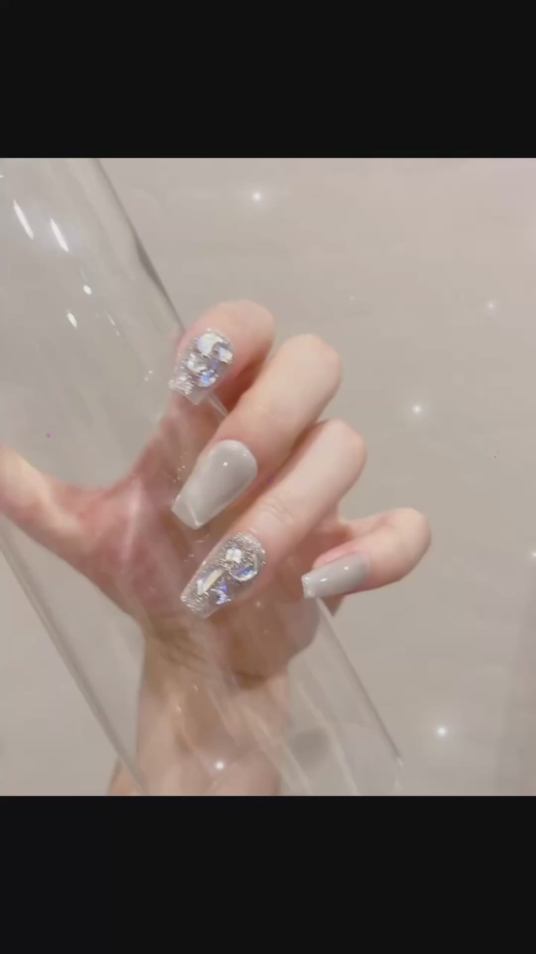 White and Gray Medium Coffin Press-On Nails with Sparkle Design – Tipora 100