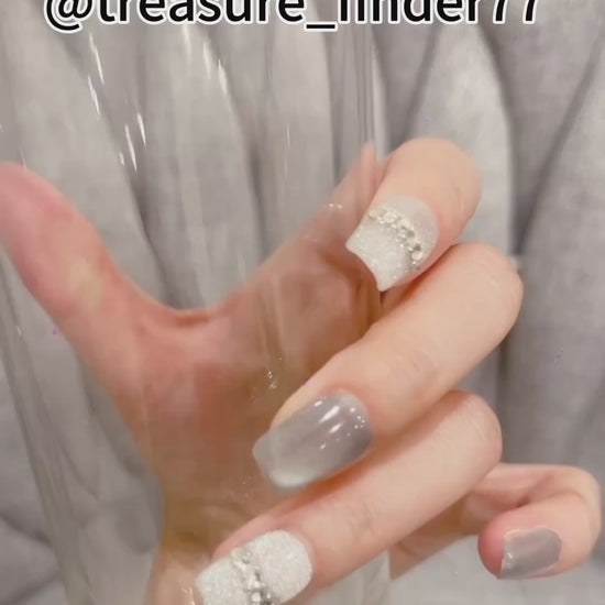 Gray Blue Cat Eye Short Square Press-On Nails with Glitter & Rhinestones | Tipora 067